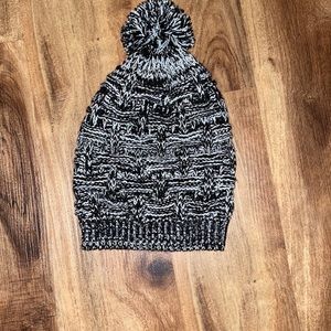 Women’s Knit Winter Beanie with Pom Pom